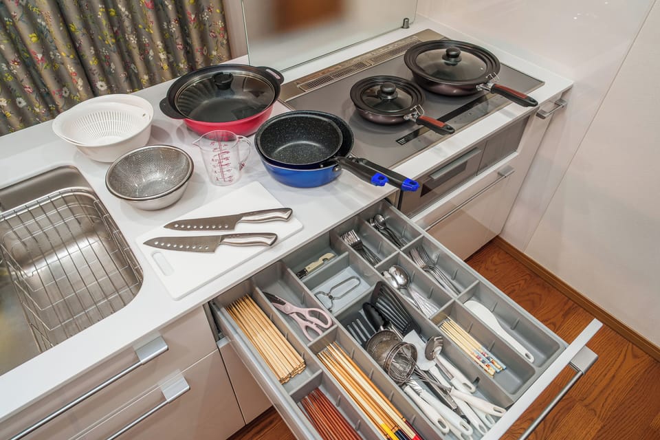 House, Mountain View | Private kitchen | Mini-fridge, microwave, rice cooker, cookware/dishes/utensils