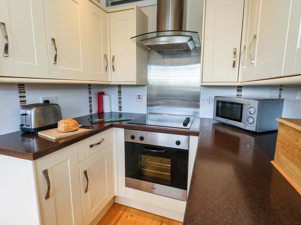 Cookware/dishes/utensils