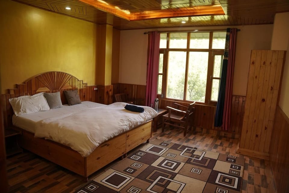 Family Double Room | Free WiFi