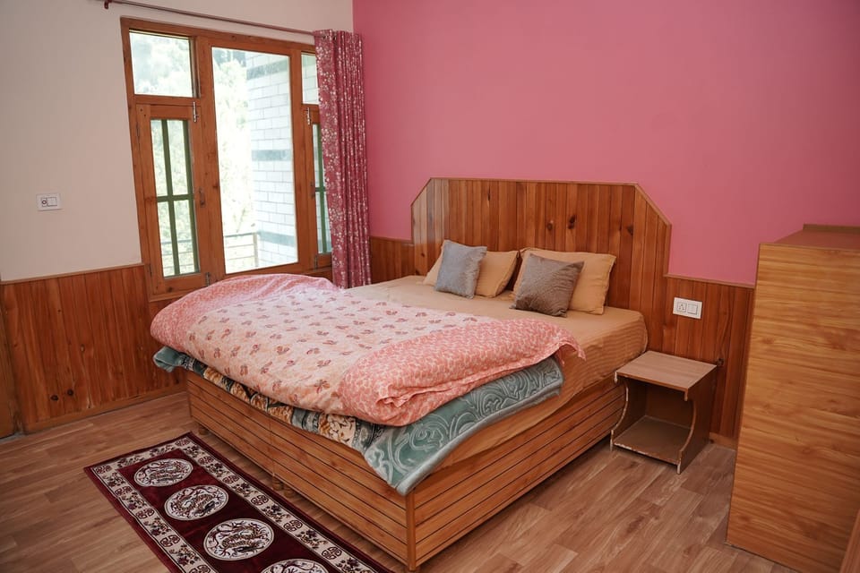 Premium Double Room | Free WiFi