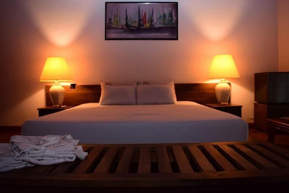 Deluxe Double Room | Laptop workspace, free WiFi