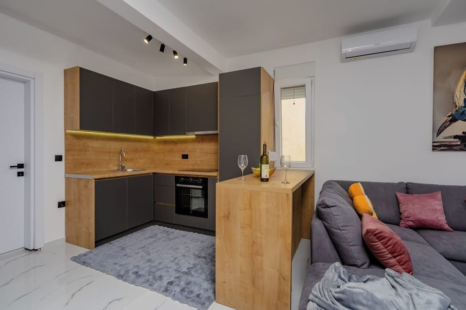 Family Apartment, Balcony, Bay View | Living area