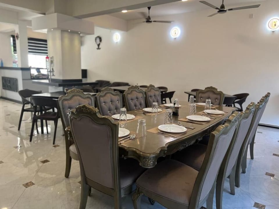 Deluxe Double Room, Balcony, Ocean View | Dining