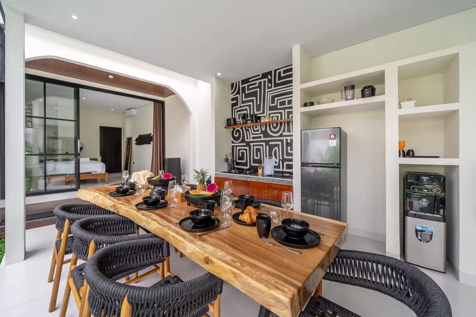 Deluxe Villa, 4 Bedrooms, Private Pool | Private kitchen | Electric kettle, toaster, blender, spices