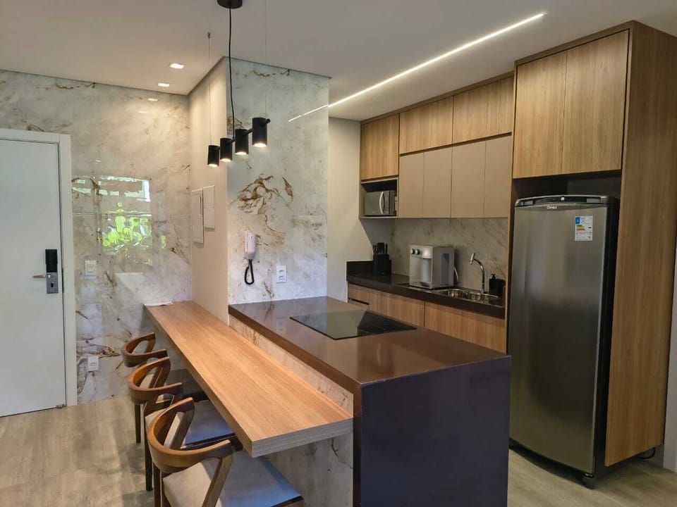 Deluxe Apartment, Garden View | Private kitchen | Fridge, microwave, stovetop, blender