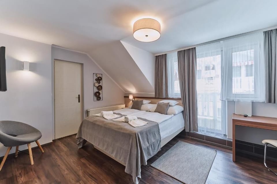 Junior Double Room, Balcony | In-room safe, free WiFi