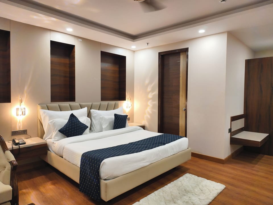 Superior Double Room, City View | Blackout drapes, soundproofing, free WiFi, bed sheets