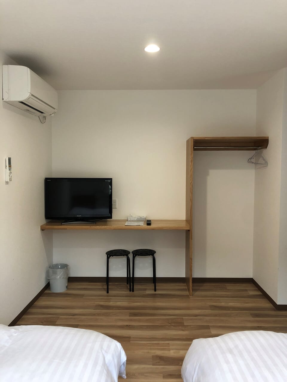 Basic Twin Room | Desk, laptop workspace, free WiFi