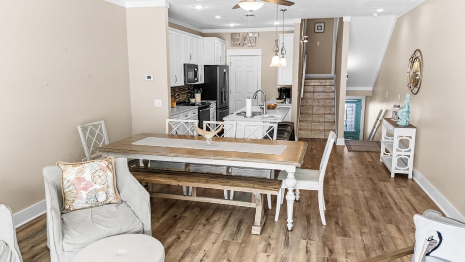 Dining Room Table 