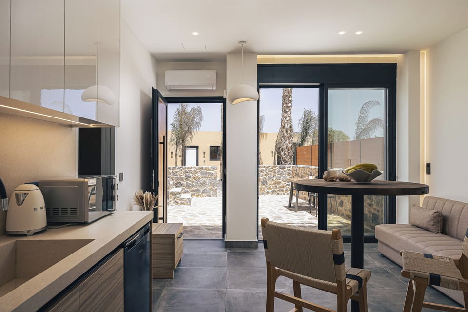 Comfort Double Room, Beach View | Private kitchen | Microwave, oven, stovetop, cookware/dishes/utensils