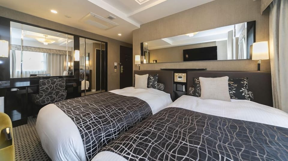 In-room safe, WiFi (free)