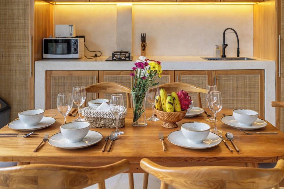 Panoramic Villa, Pool View | Dining