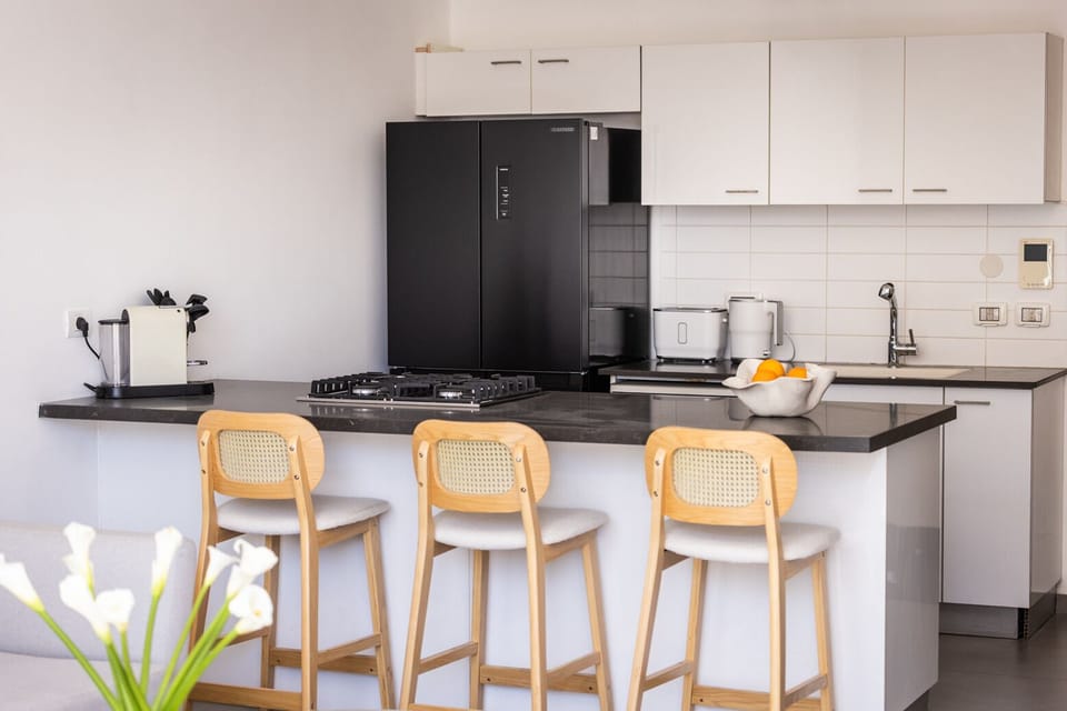 Apartment, Balcony, City View | Interior