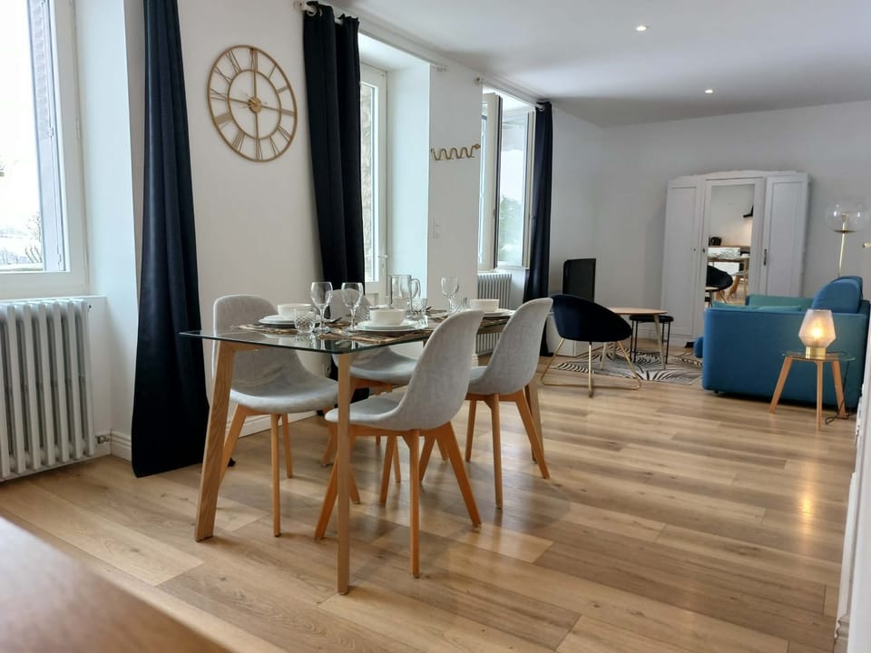 Comfort Apartment | Dining room