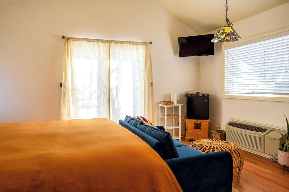 Sunrise Room