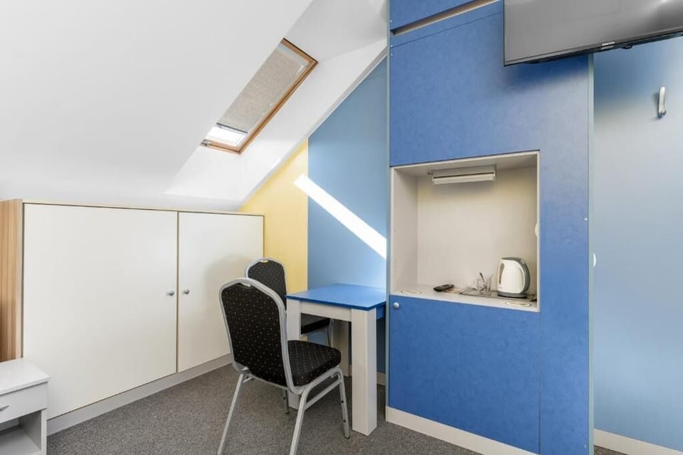 Basic Twin Room | Free WiFi, bed sheets