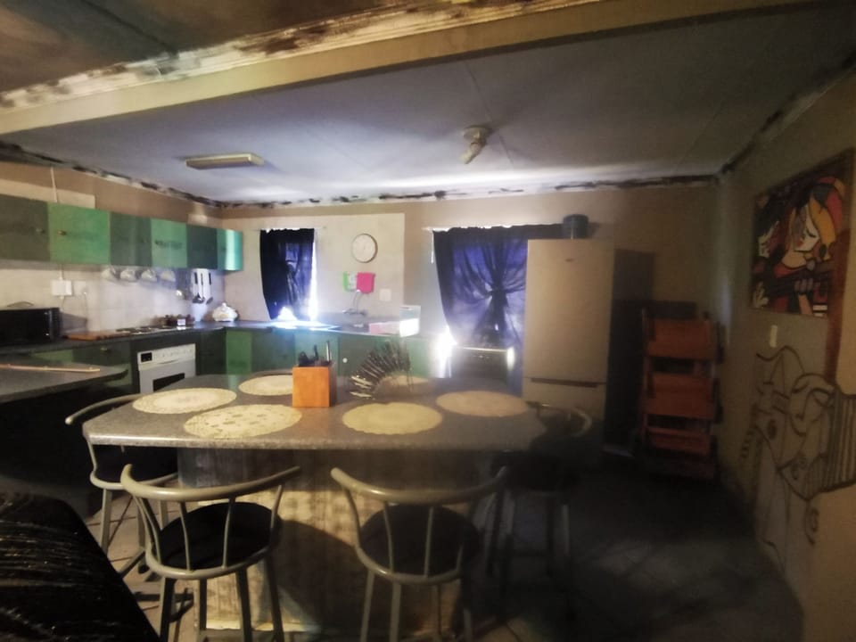 House, 4 Bedrooms, Accessible, Smoking | Dining room