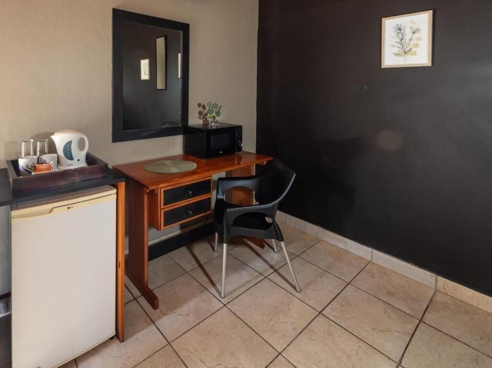 Comfort Double Room, Garden View | Interior