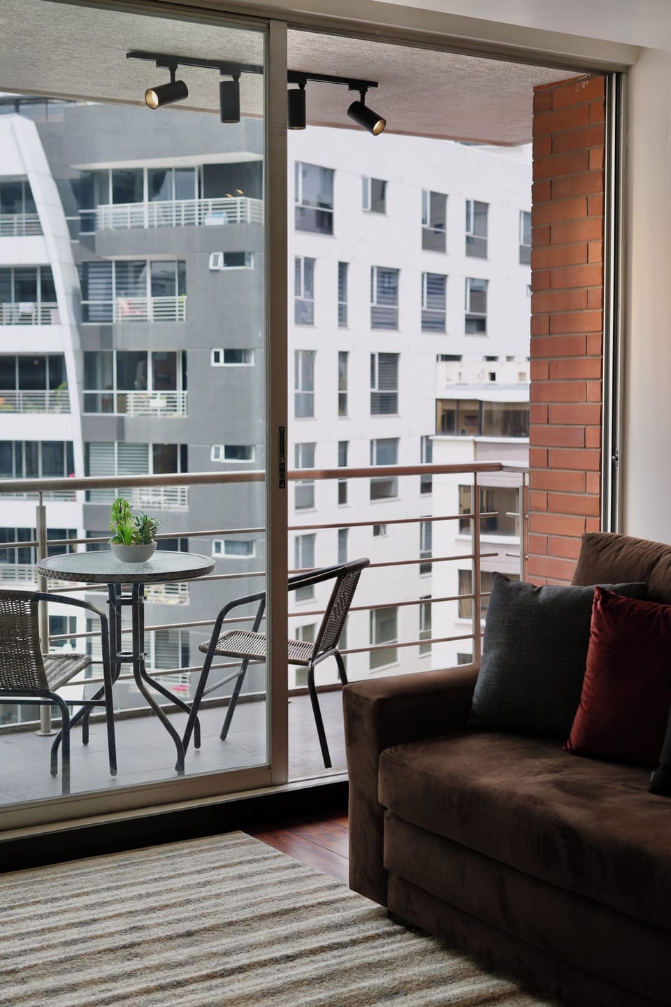 Business Suite, City View | Interior