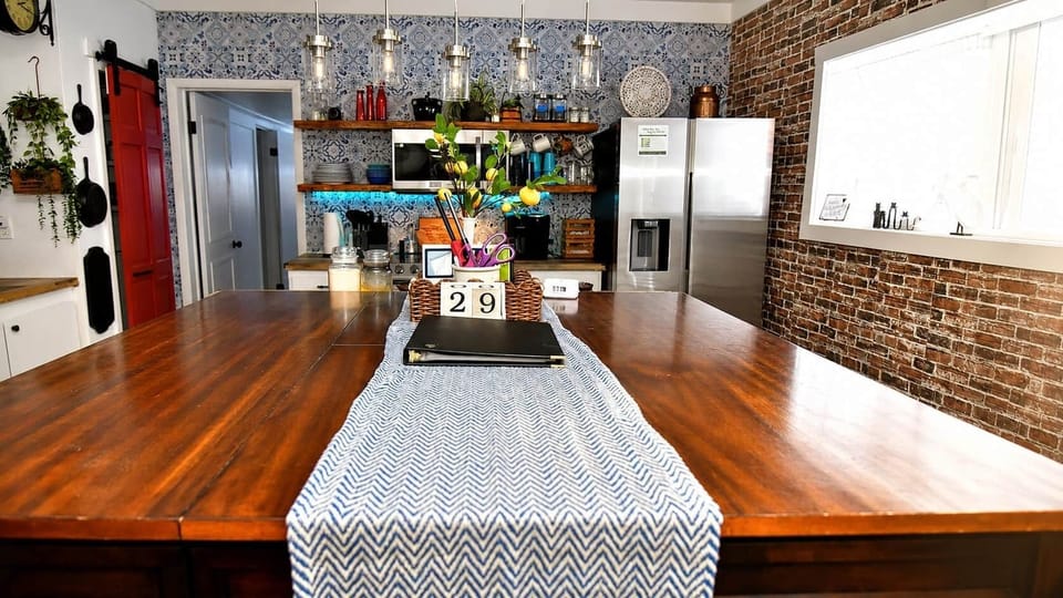 Kitchen table