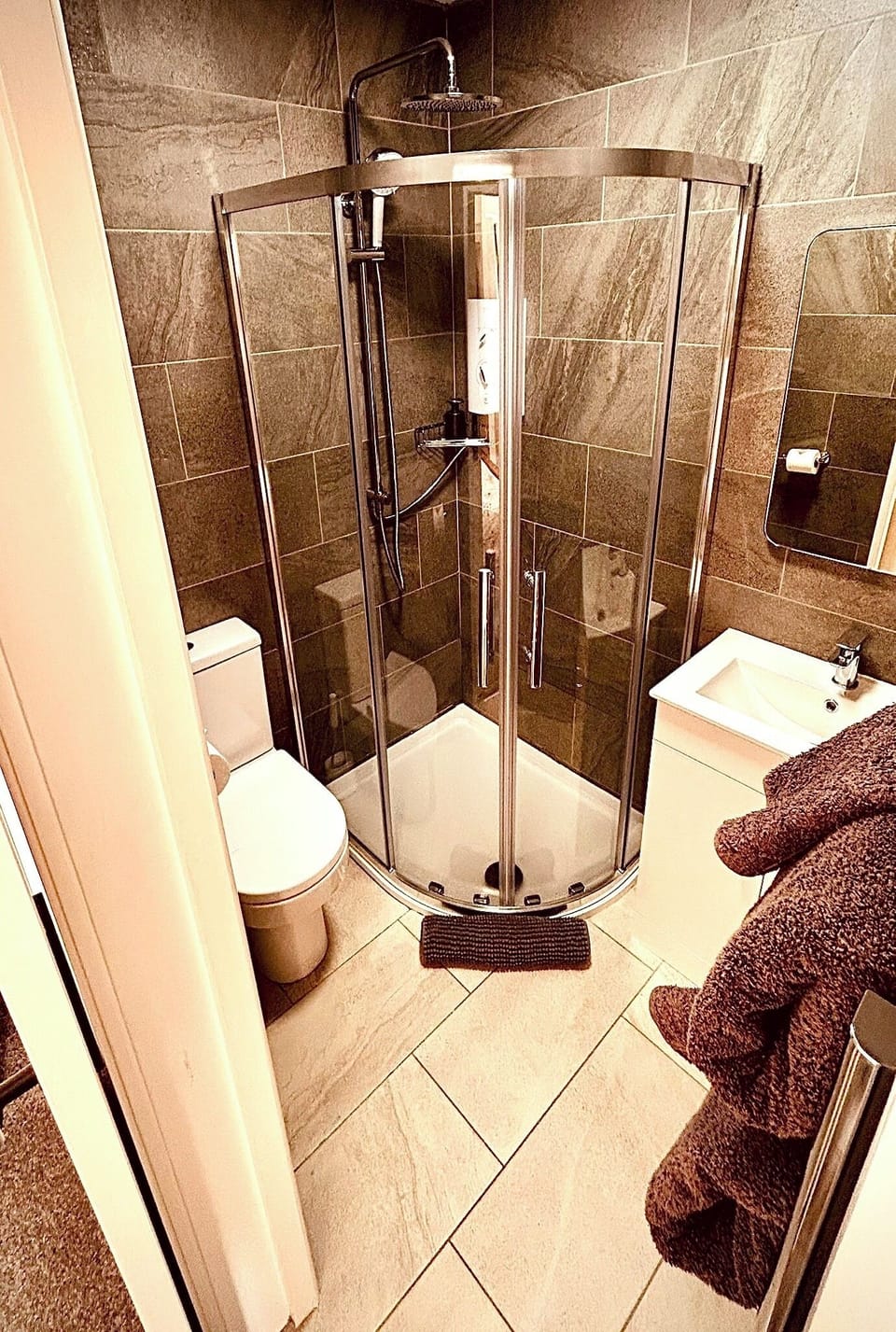 Suite (Hideaway Suite) | Bathroom | Free toiletries, hair dryer, bathrobes
