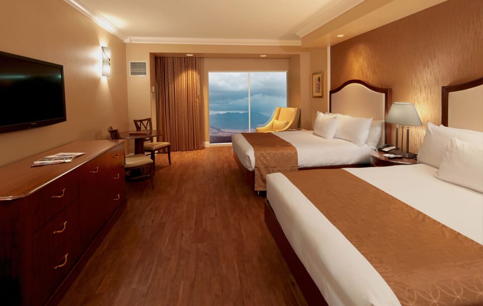 Premium bedding, in-room safe, desk, laptop workspace