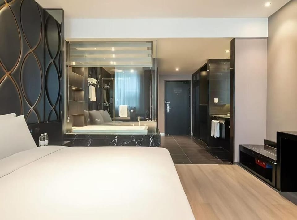 Superior Single Room | In-room safe, free WiFi