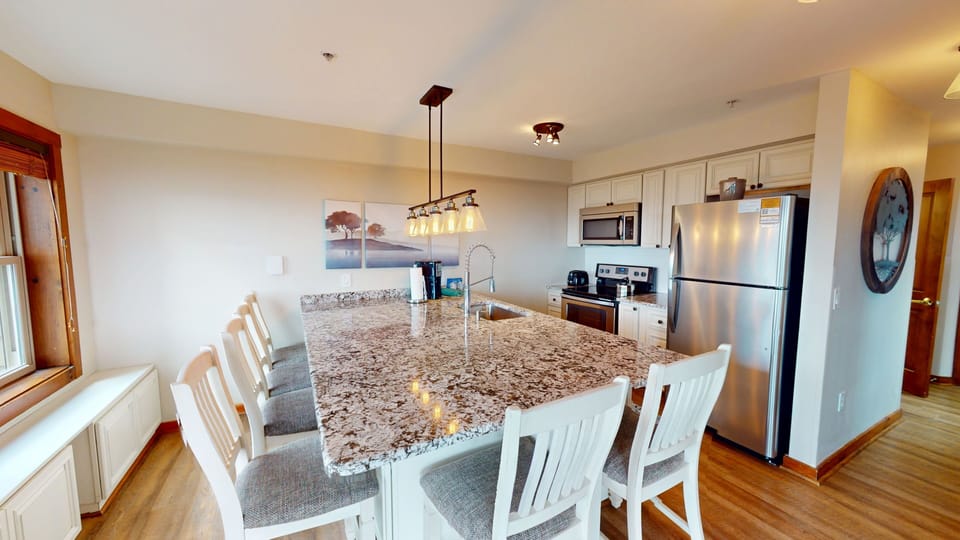 Indoors, Floor, Building, Dining Room, Dining Table