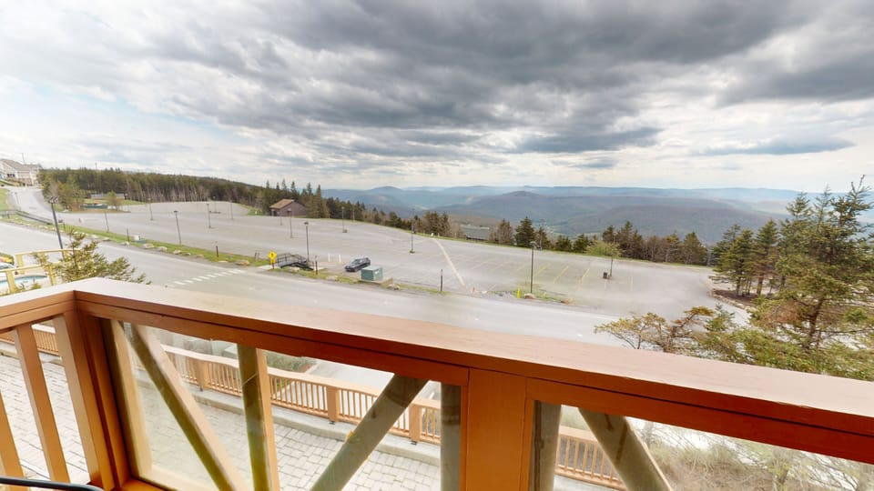 Nature, Outdoors, Scenery, Architecture, Balcony