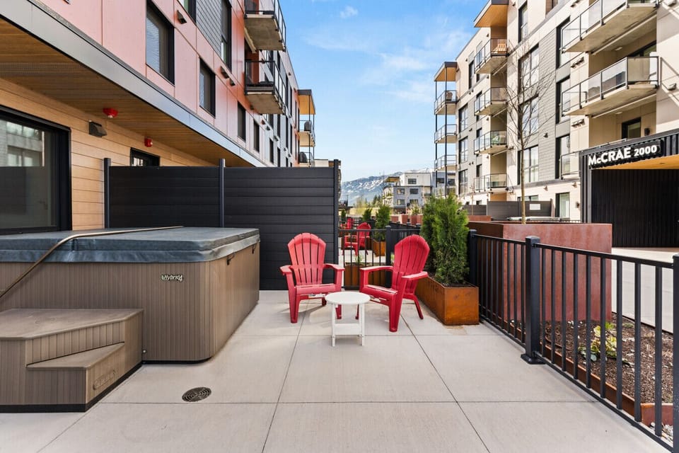 Private patio - hot tub