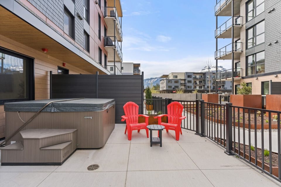 Private patio - hot tub