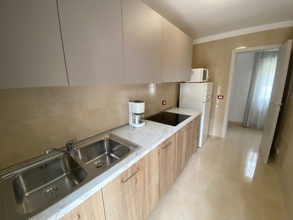 Apartment, 2 Bedrooms, Balcony | Private kitchen