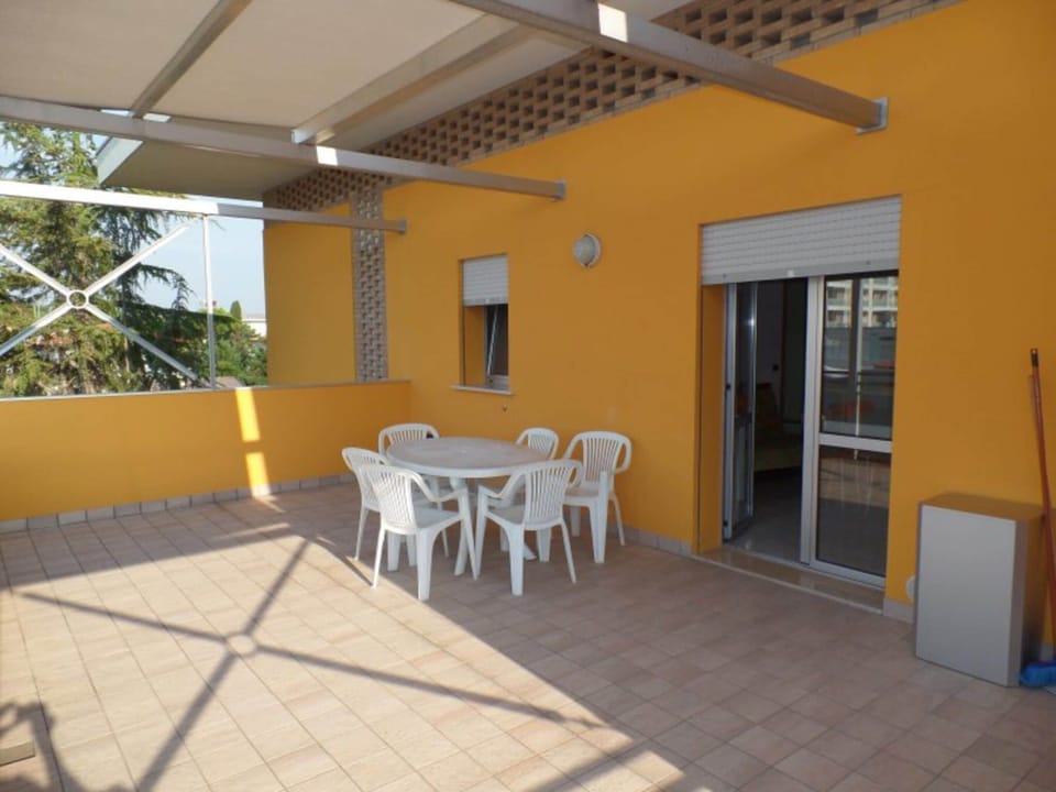 Apartment, 2 Bedrooms, Terrace | Outdoor dining