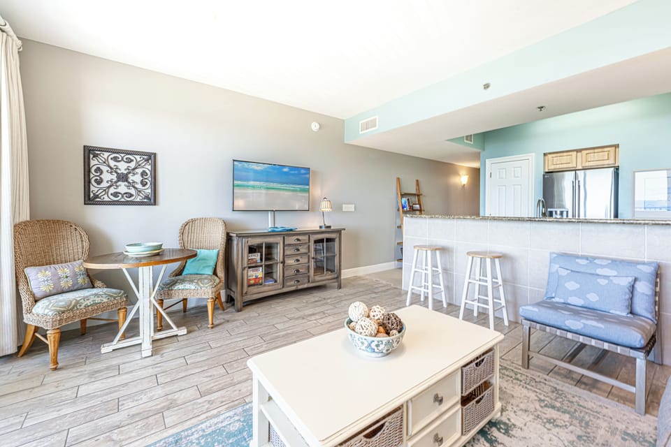 Living Area, Breakfast Bar and Dinette