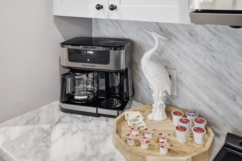 Convenient coffee maker for easy mornings