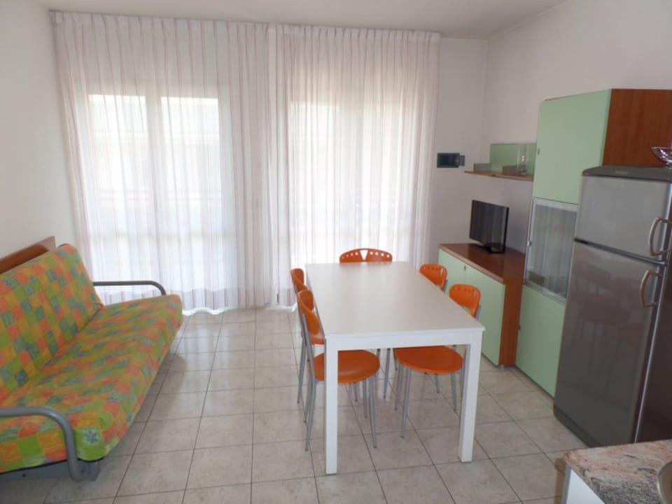 Apartment, 1 Bedroom, Terrace | Dining room