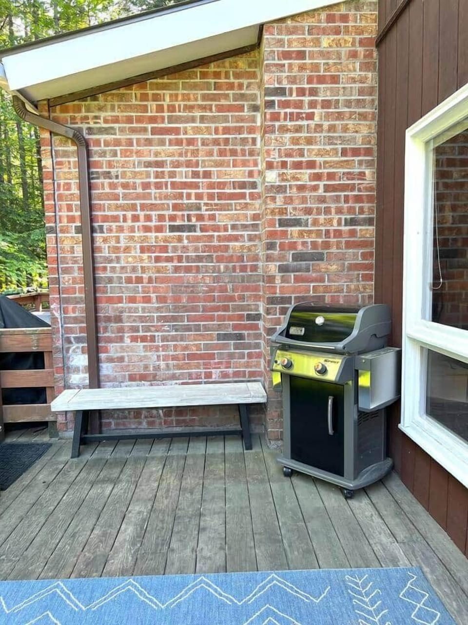 BBQ grill for those Summer days spent outside surrounded by the Stowe trees - very quiet and peacefu