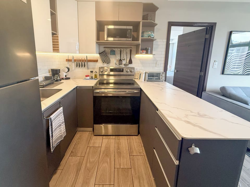 Full kitchen with everything you will need.