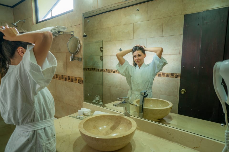 Superior Doble | Bathroom | Eco-friendly toiletries, hair dryer, towels, soap