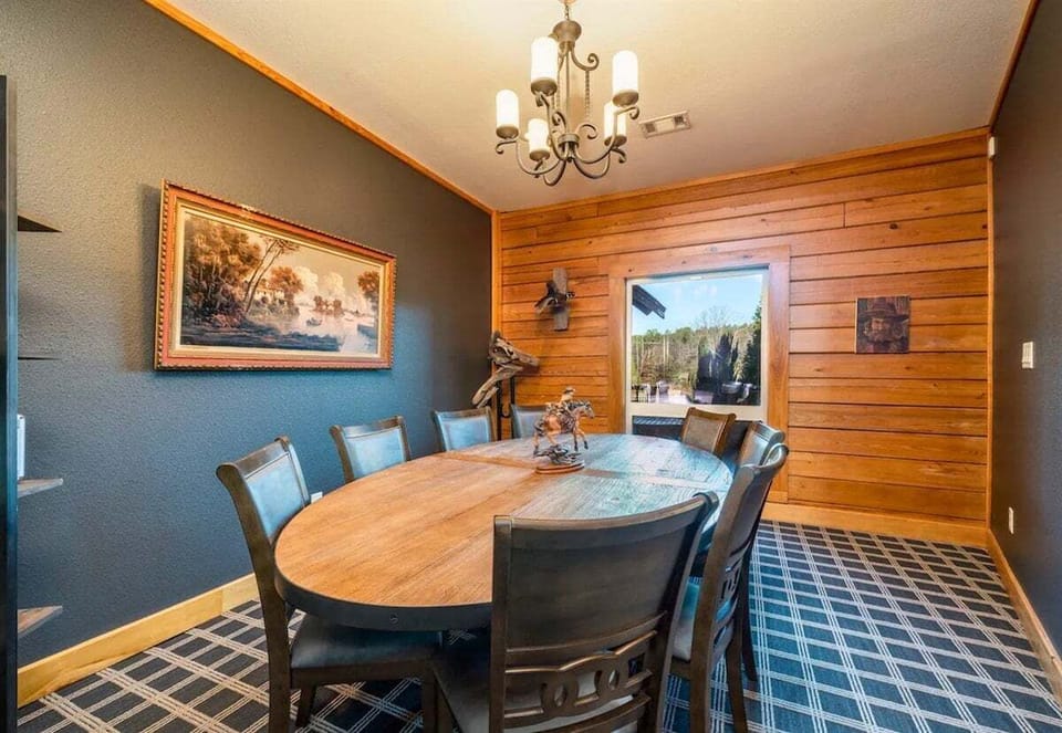 [Game Room] Commence Family Game Night! This Room is Dedicated for Games and Poker. Who Will Go Home as Vacation Champ?!