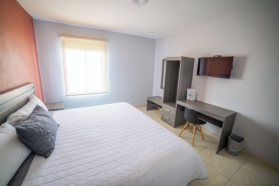 Comfort Single Room | Desk, laptop workspace, free WiFi