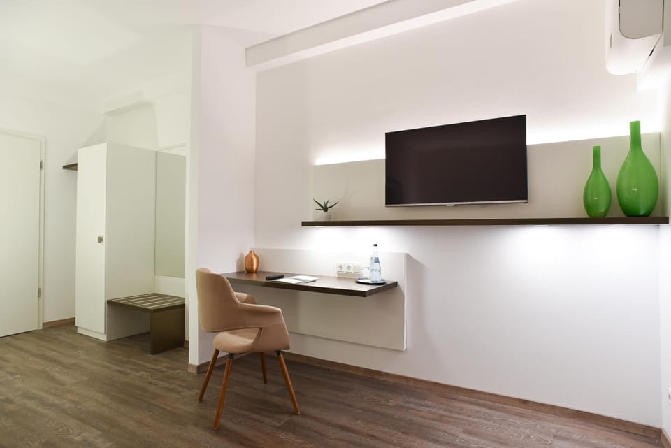 Desk, blackout drapes, soundproofing, cribs (surcharge)
