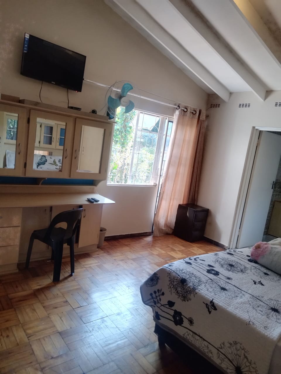 Standard Double Room | Iron/ironing board, free WiFi