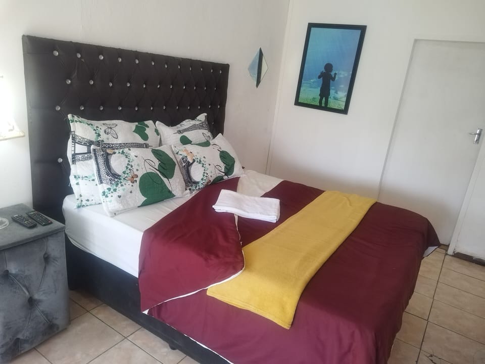 Standard Double Room | Iron/ironing board, free WiFi