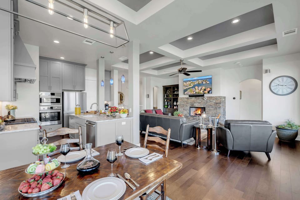 Spacious Open Floor Plan(2519)