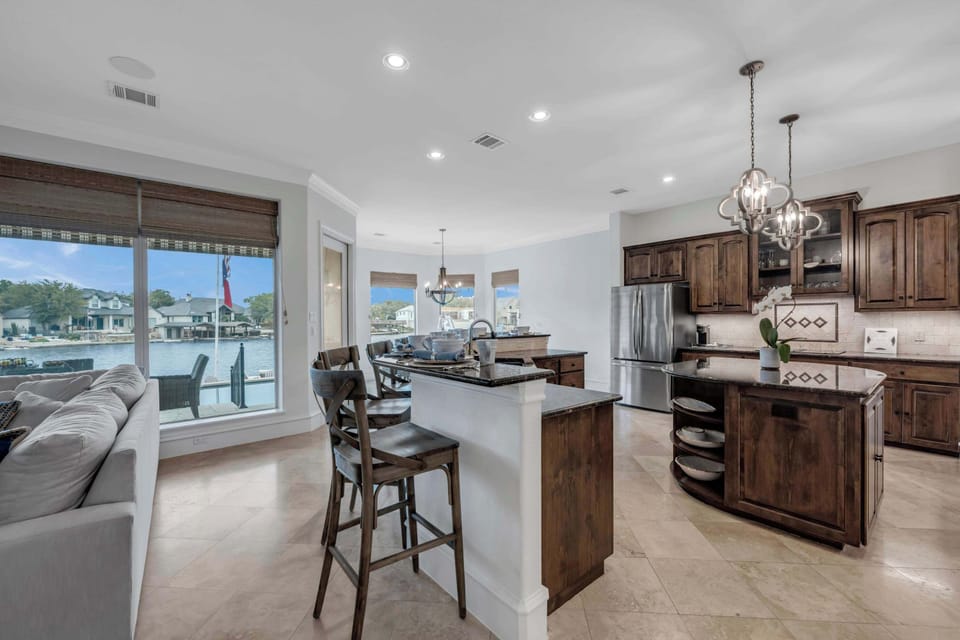 Kitchen (2518)