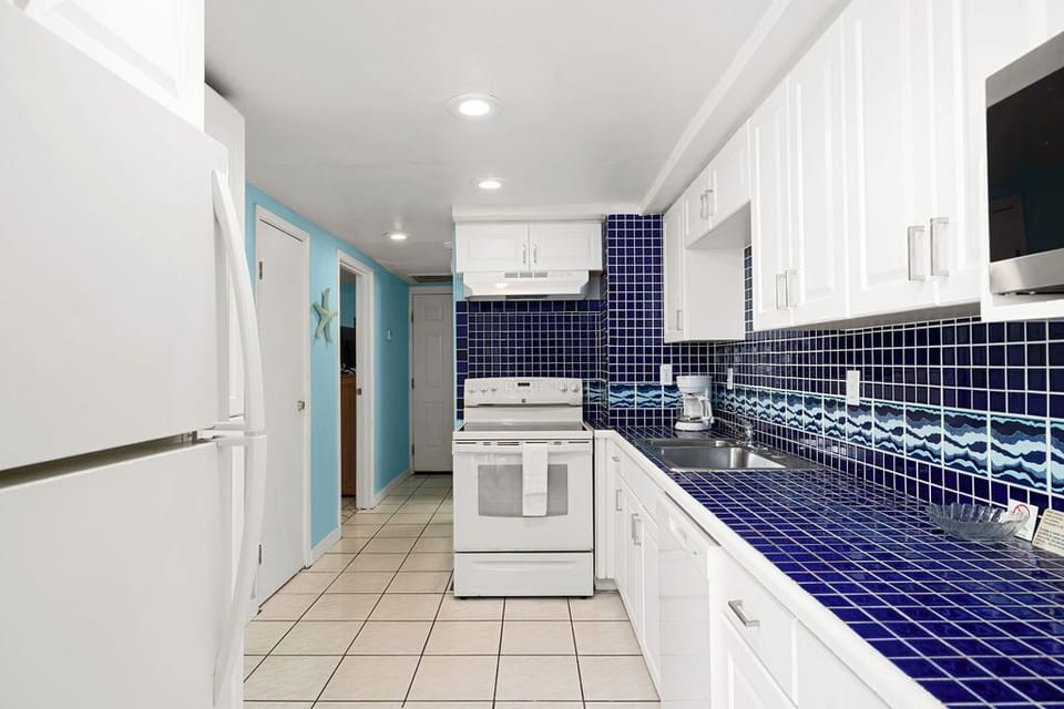 Condo, Patio | Private kitchen