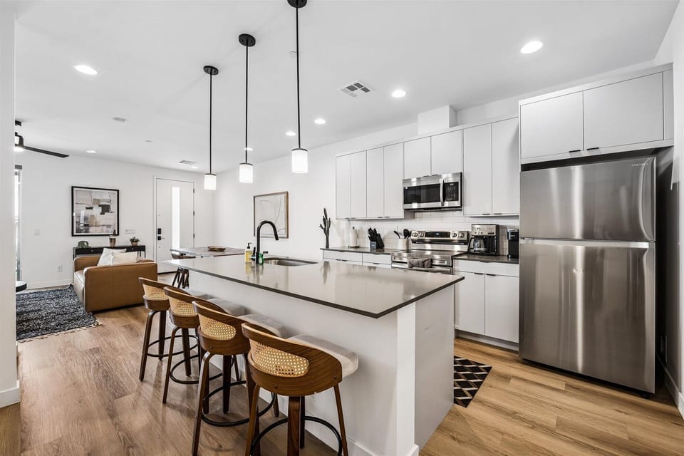 Triple Room | Private kitchen | Fridge, microwave, oven, dishwasher