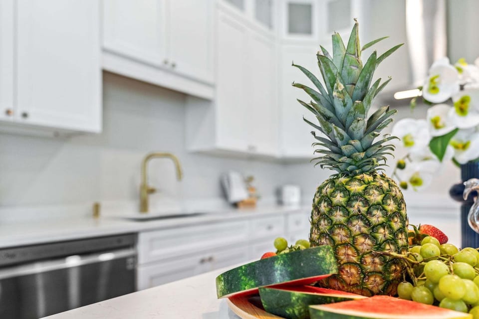Villa (4 Bedrooms) | Private kitchen | Fridge, microwave, oven, stovetop