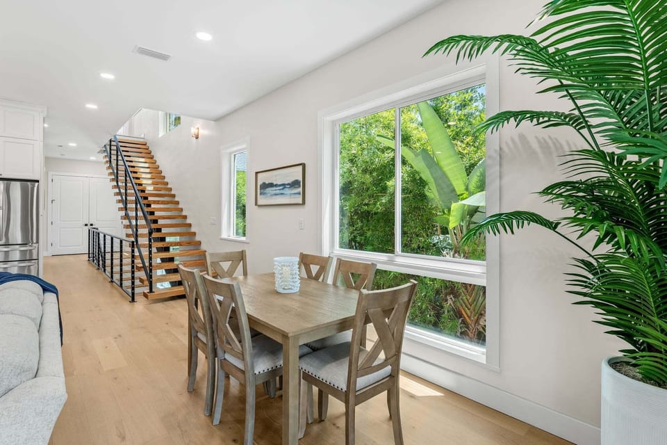 Villa (4 Bedrooms) | Dining
